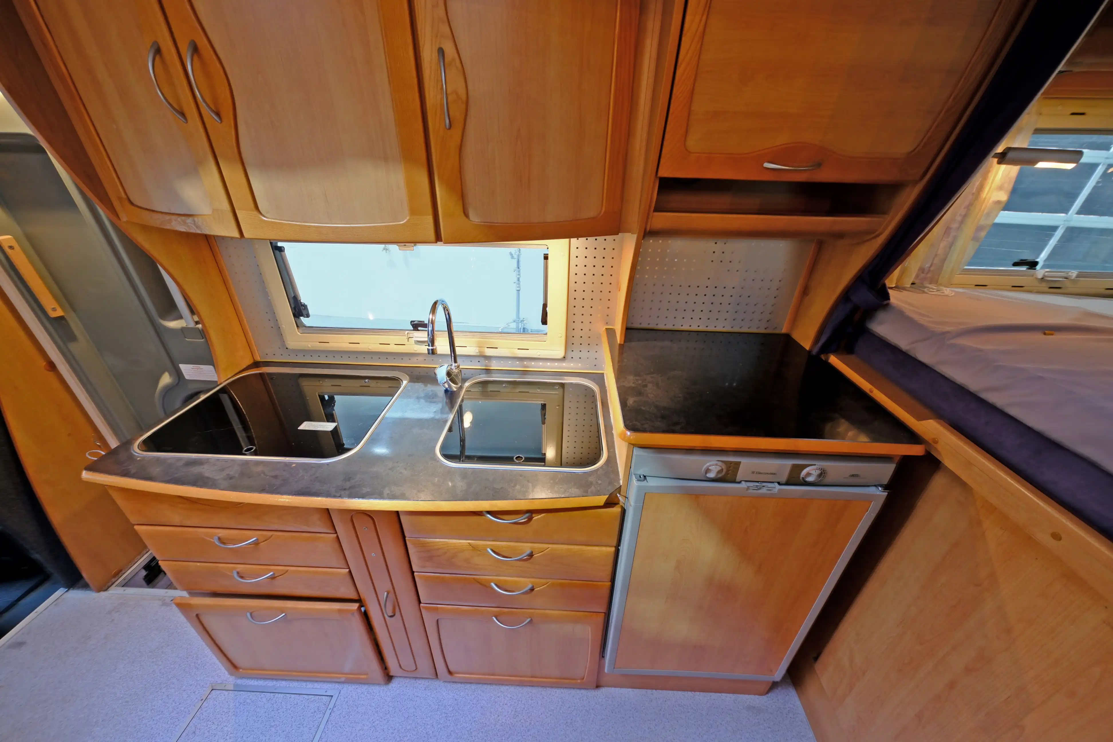 EURAMOBIL Contura 662 HB